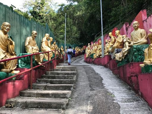 Dez Mil Budas Mosteiro